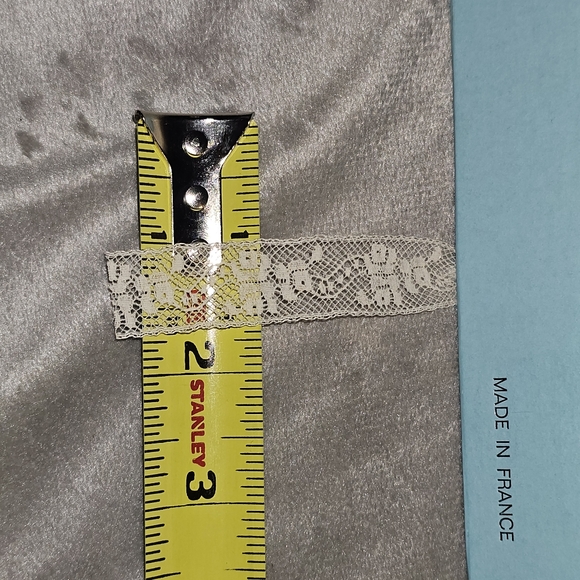 95+ Yards Vintage Lace & Trim - Picture 9 of 16